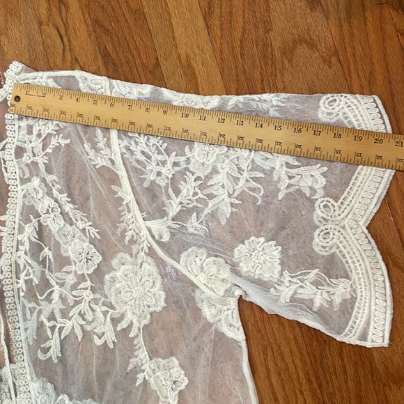 Woman’s lace beach cover up or dressing gown size xxl - Picture 7 of 13